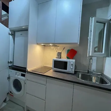 Tesorito, estudio individual en Malasaña, bajo pequeño en calle del Tesoro-2